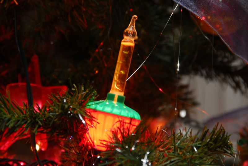 Illustration for article titled Christmas Lights, The Brief and Strangely Interesting History Of